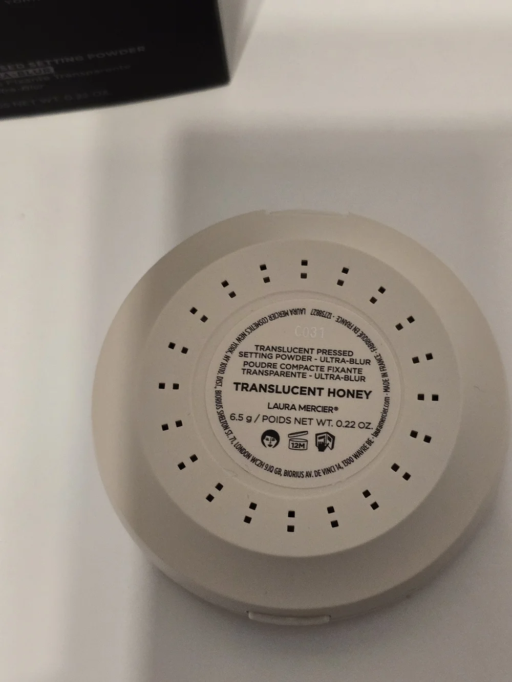 Laura Mercier Translucent Pressed Setting Powder Ultra Blur- Translucent Honey